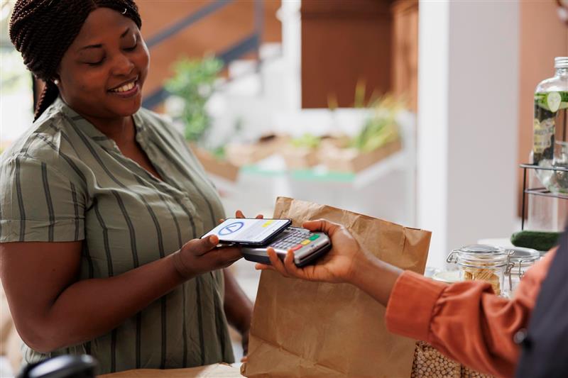 Professionnel africain heureux